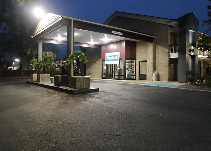 Travelodge By Wyndham Lodge *