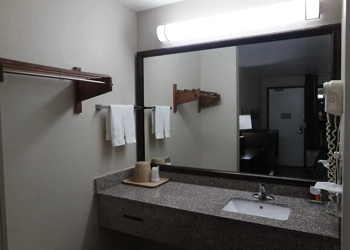 Travelodge By Wyndham * North Charleston