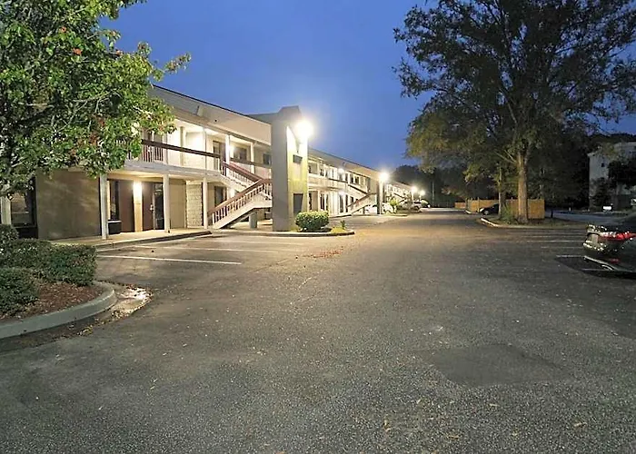 Travelodge By Wyndham North Charleston