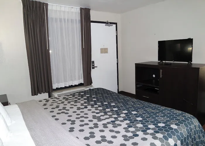 Travelodge By Wyndham Lodge *