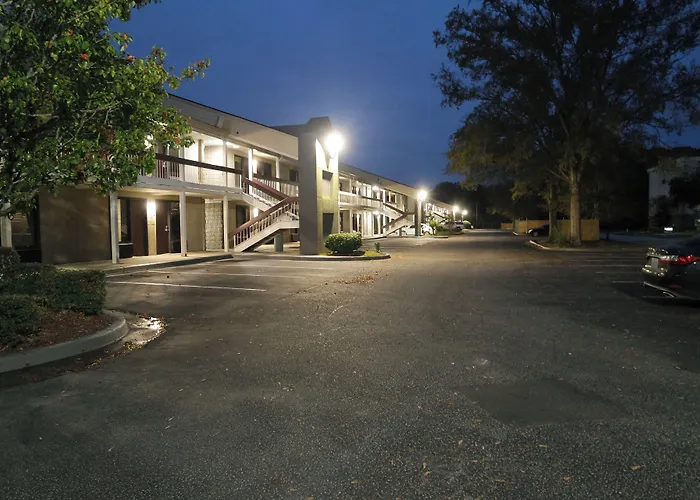 Travelodge By Wyndham North Charleston