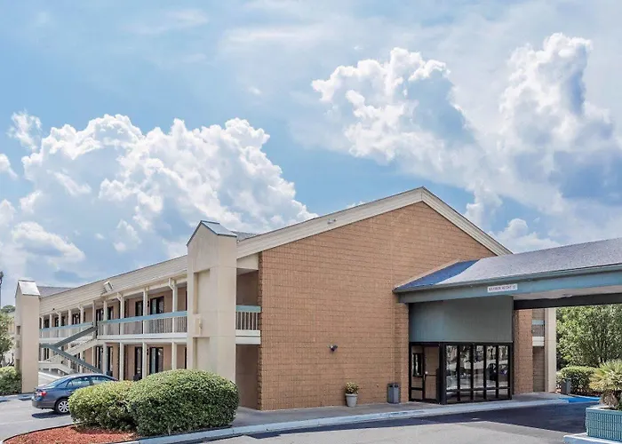 Travelodge By Wyndham Lodge